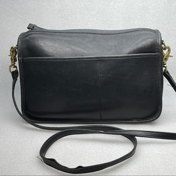 Coach Handbags - Coach Black Smooth Leather Crossbody Vintage Top Zip Pockets
